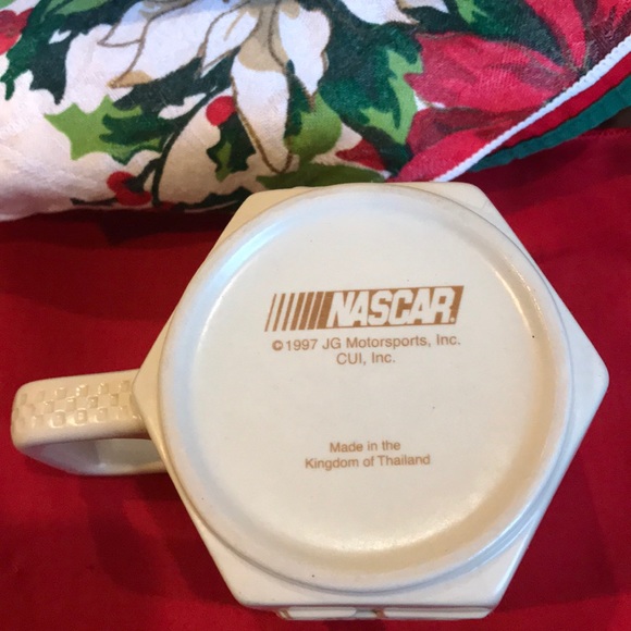 COLLECTIBLE NASCAR JEFF GORDON #24 3D Cup Set of 4 - Picture 6 of 6